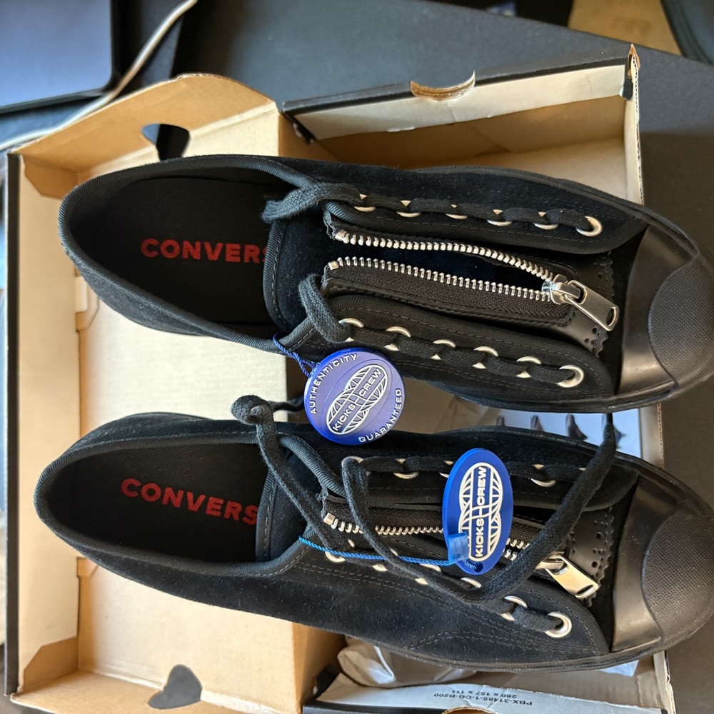 Converse Black Sneakers Classic Low-Top Design
